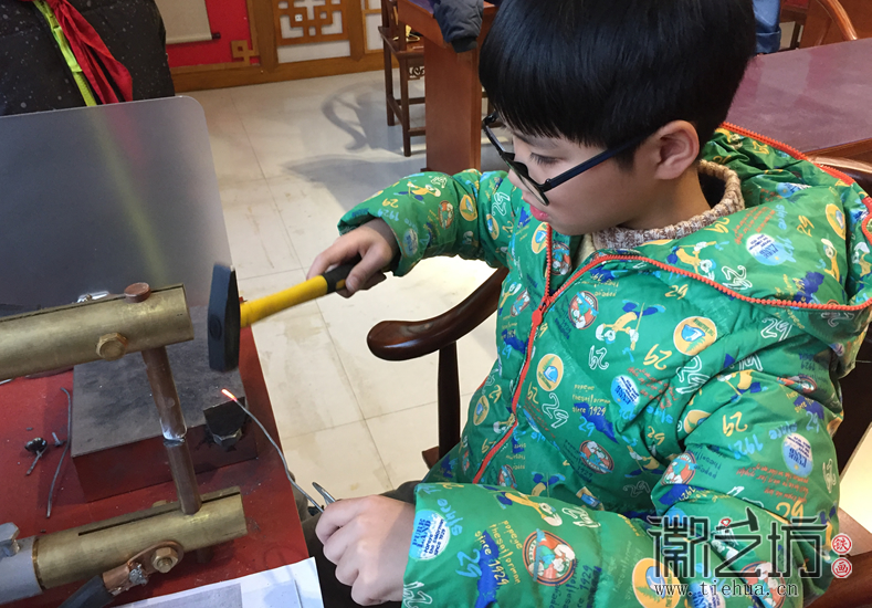 鏡湖小學(xué)真容國(guó)學(xué)堂鐵畫(huà)第六課 (12)