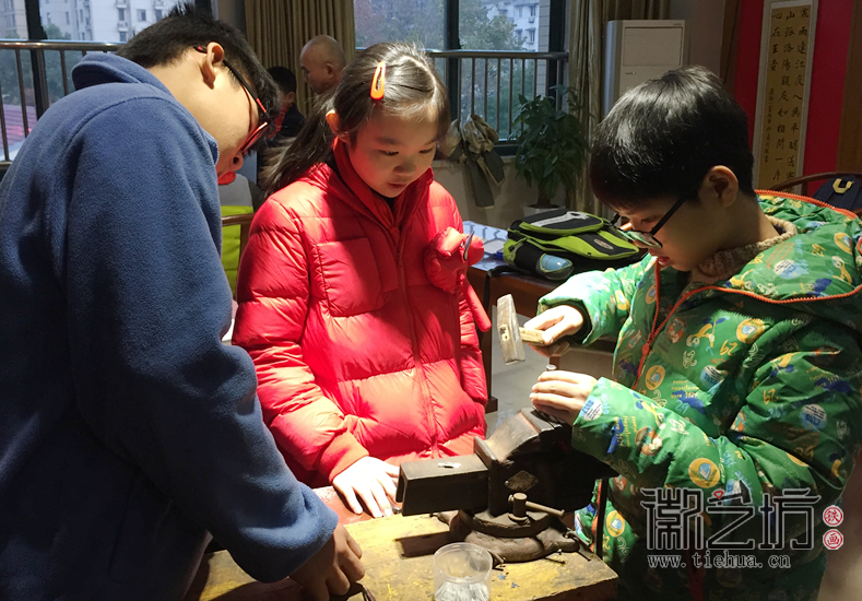 鏡湖小學(xué)真容國(guó)學(xué)堂鐵畫(huà)第六課 (18)