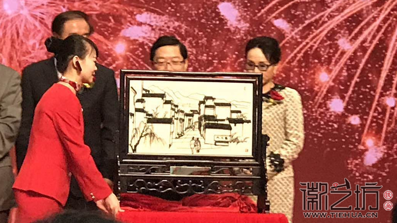 安徽中環(huán)領導贈深交所蕪湖鐵畫以示謝意