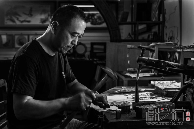 喜上眉梢 徽藝坊定制伯特利贈(zèng)上海證券交易所鐵畫屏風(fēng)