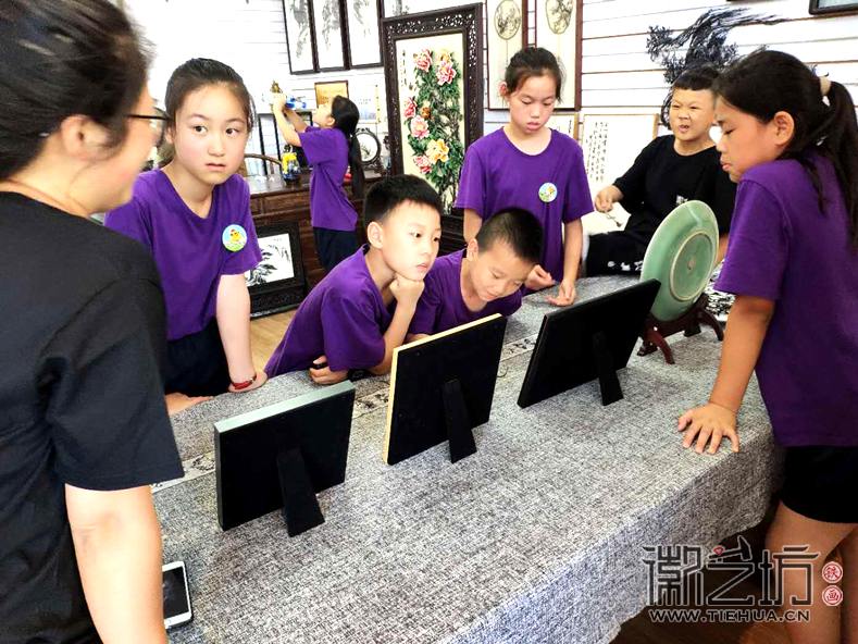 奧拓夏令營(yíng)徽藝坊鐵畫體驗(yàn)活動(dòng) (14) 奧拓夏令營(yíng)徽藝坊鐵畫體驗(yàn)活動(dòng) (14)