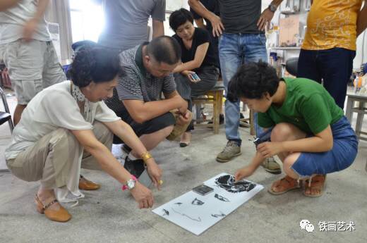 國(guó)家藝術(shù)基金蕪湖鐵畫(huà)藝術(shù)人才培養(yǎng)項(xiàng)目舉辦中期教學(xué)交流會(huì) (3)