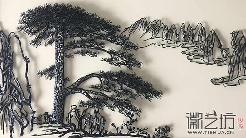 熱情友好 寬容禮讓 安徽中環(huán)贈深交所雙面臺屏鐵畫《迎客松與六尺巷》