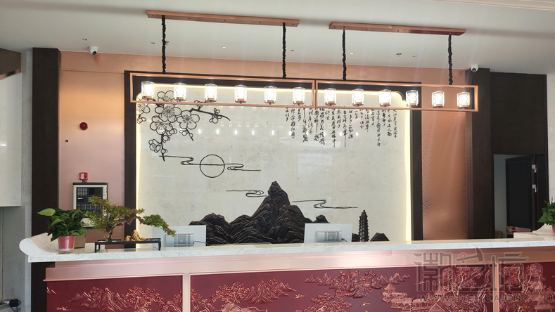 徽藝坊為足春堂會(huì)所吧臺(tái)背景墻鐵畫(huà)安裝交付完成